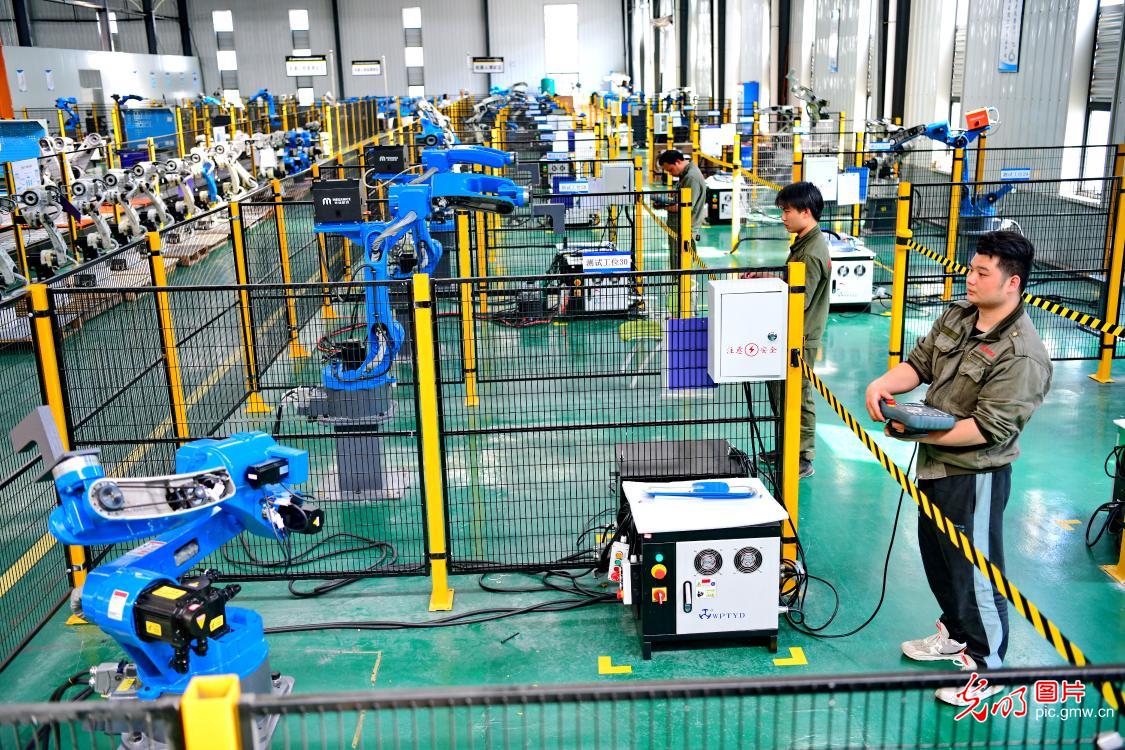 堅(jiān)守崗位綻放青春風(fēng)采